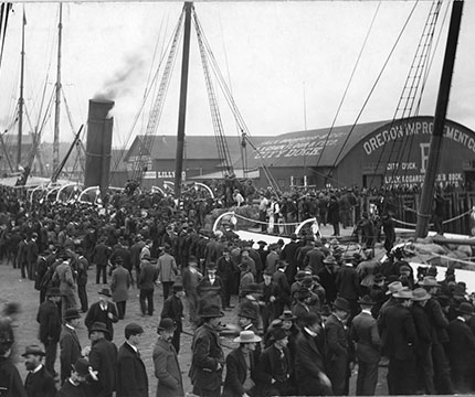 1911: Port of Seattle established